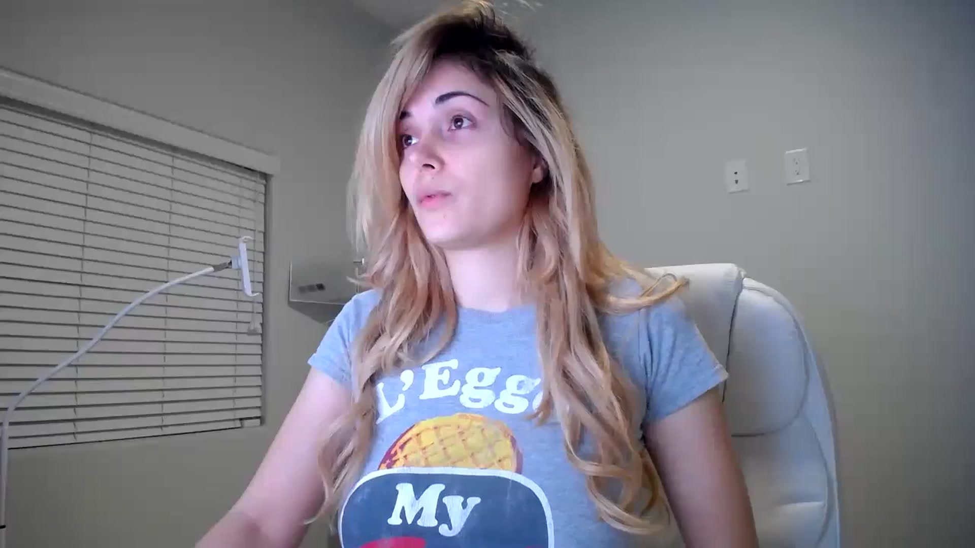 Gallery image thumbnail from SandraGPopa's myfreecams stream on, 10/27/2023, 08:16 image 17 of 20