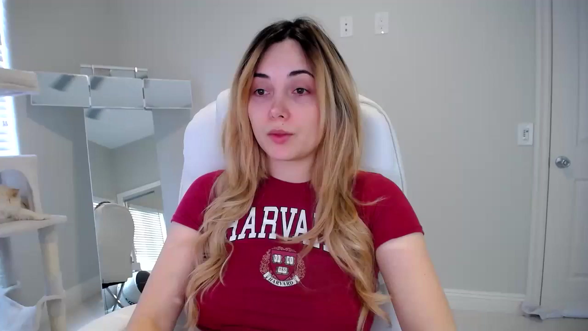 Gallery image thumbnail from SandraGPopa's myfreecams stream on, 11/01/2023, 22:23 image 18 of 20
