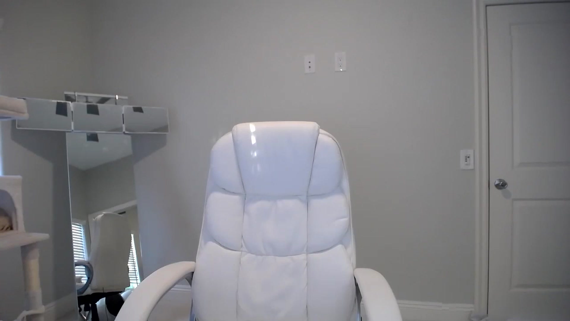 Gallery image thumbnail from SandraGPopa's myfreecams stream on, 11/01/2023, 23:57 image 20 of 20