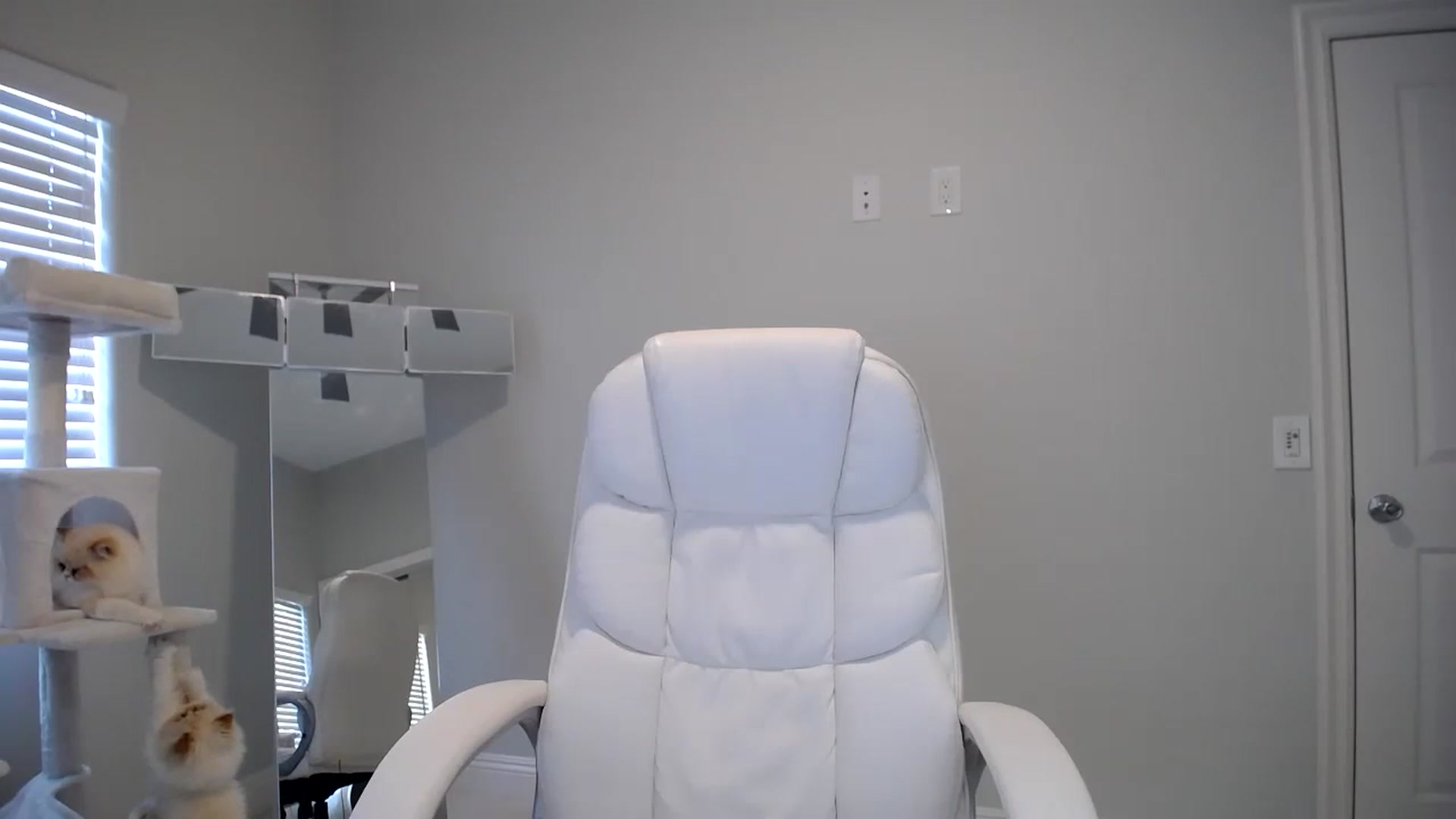 Gallery image thumbnail from SandraGPopa's myfreecams stream on, 11/01/2023, 23:57 image 7 of 20