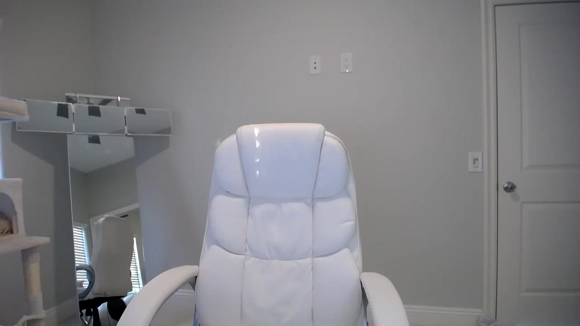 Gallery image thumbnail from SandraGPopa's myfreecams stream on, 11/01/2023, 23:57 image 19 of 20