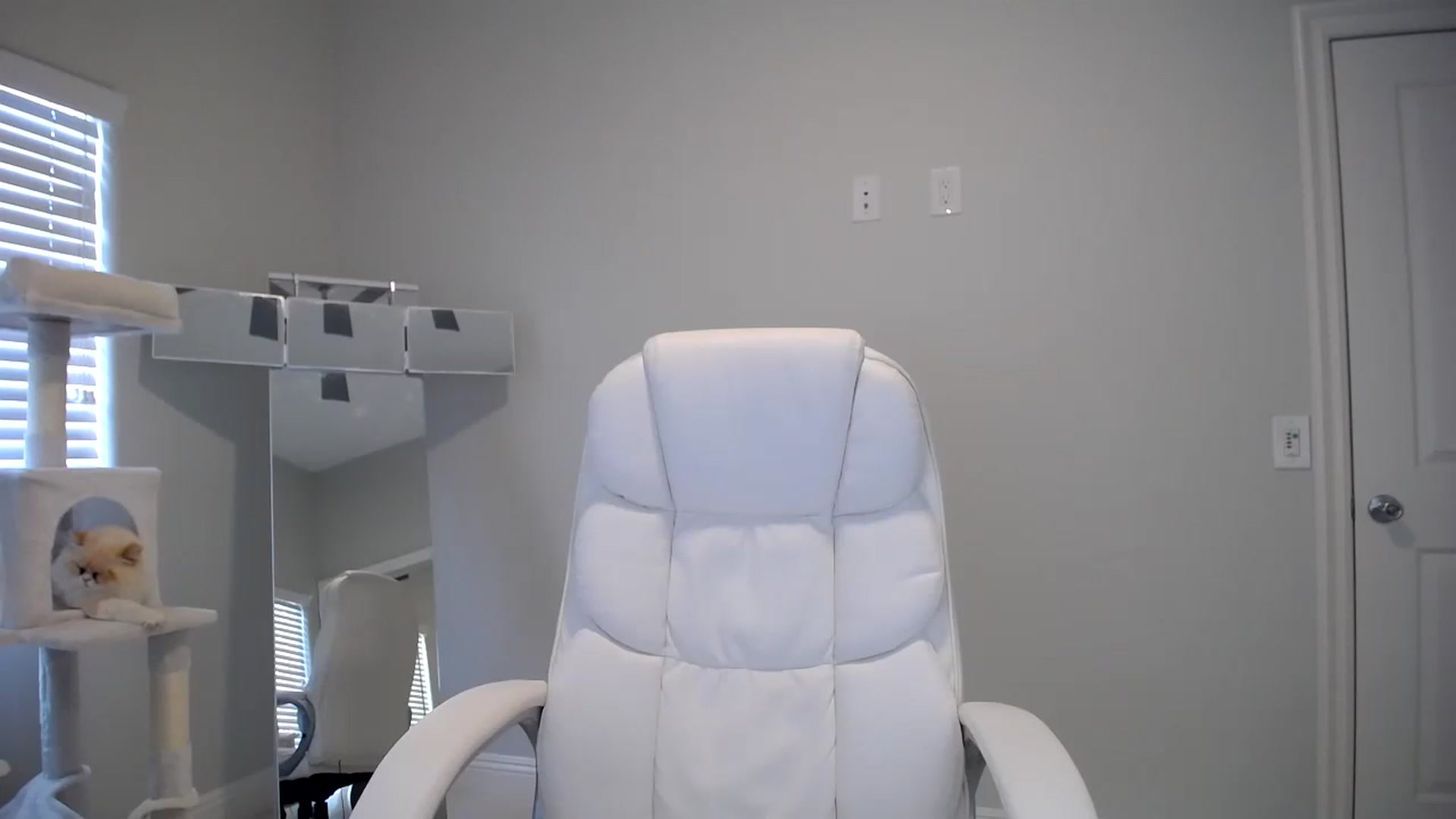 Gallery image thumbnail from SandraGPopa's myfreecams stream on, 11/01/2023, 23:57 image 5 of 20