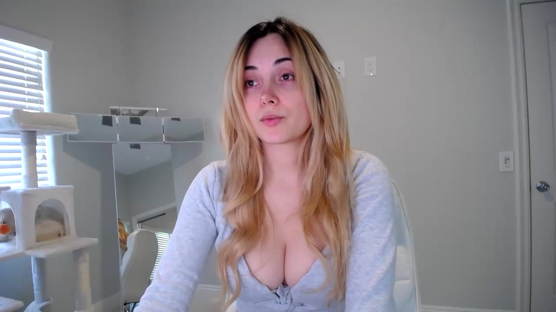 Gallery image thumbnail from SandraGPopa's myfreecams stream on, 11/02/2023, 20:43 image 2 of 20