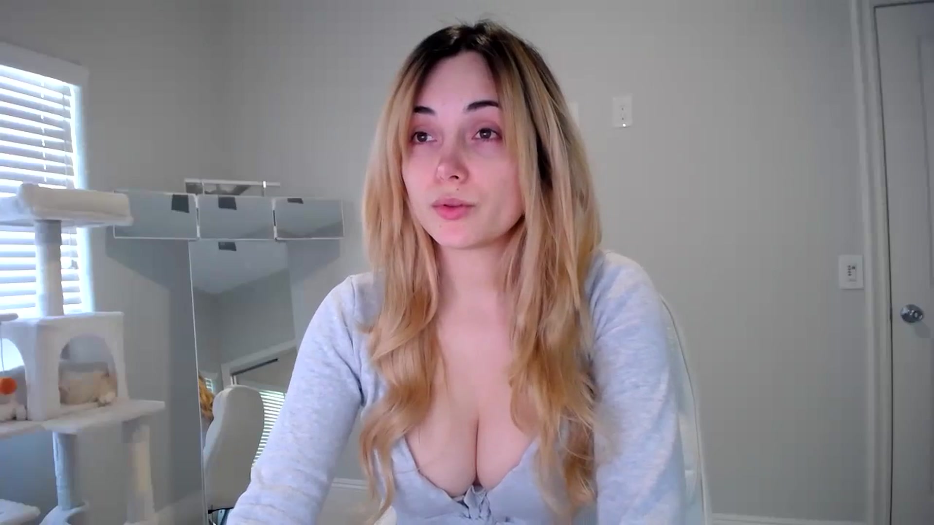 Gallery image thumbnail from SandraGPopa's myfreecams stream on, 11/02/2023, 20:43 image 3 of 20