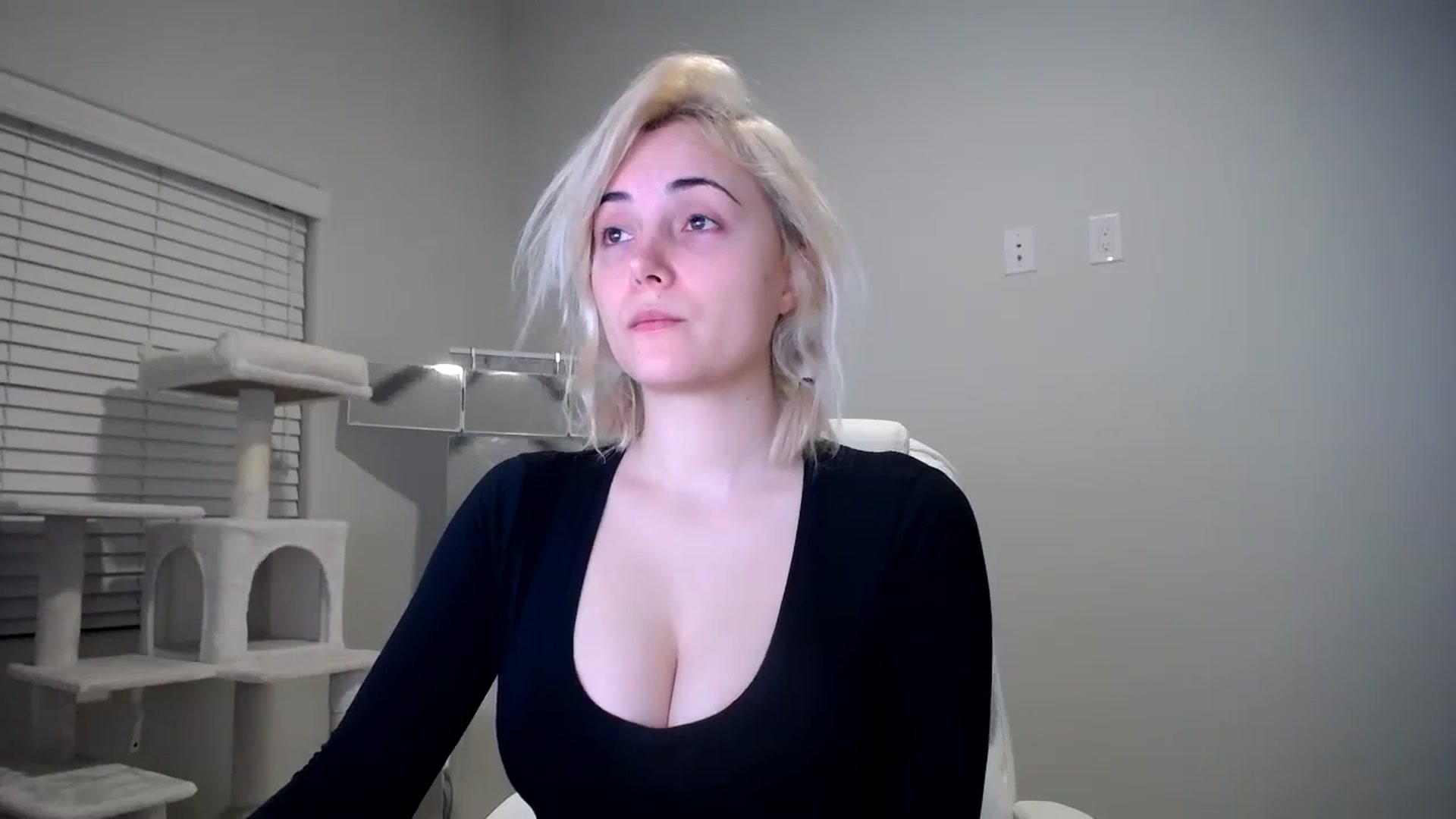 Gallery image thumbnail from SandraGPopa's myfreecams stream on, 11/17/2023, 02:18 image 10 of 20