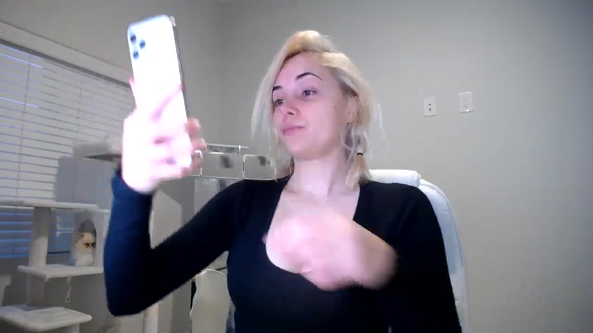 Gallery image thumbnail from SandraGPopa's myfreecams stream on, 11/17/2023, 02:18 image 5 of 20
