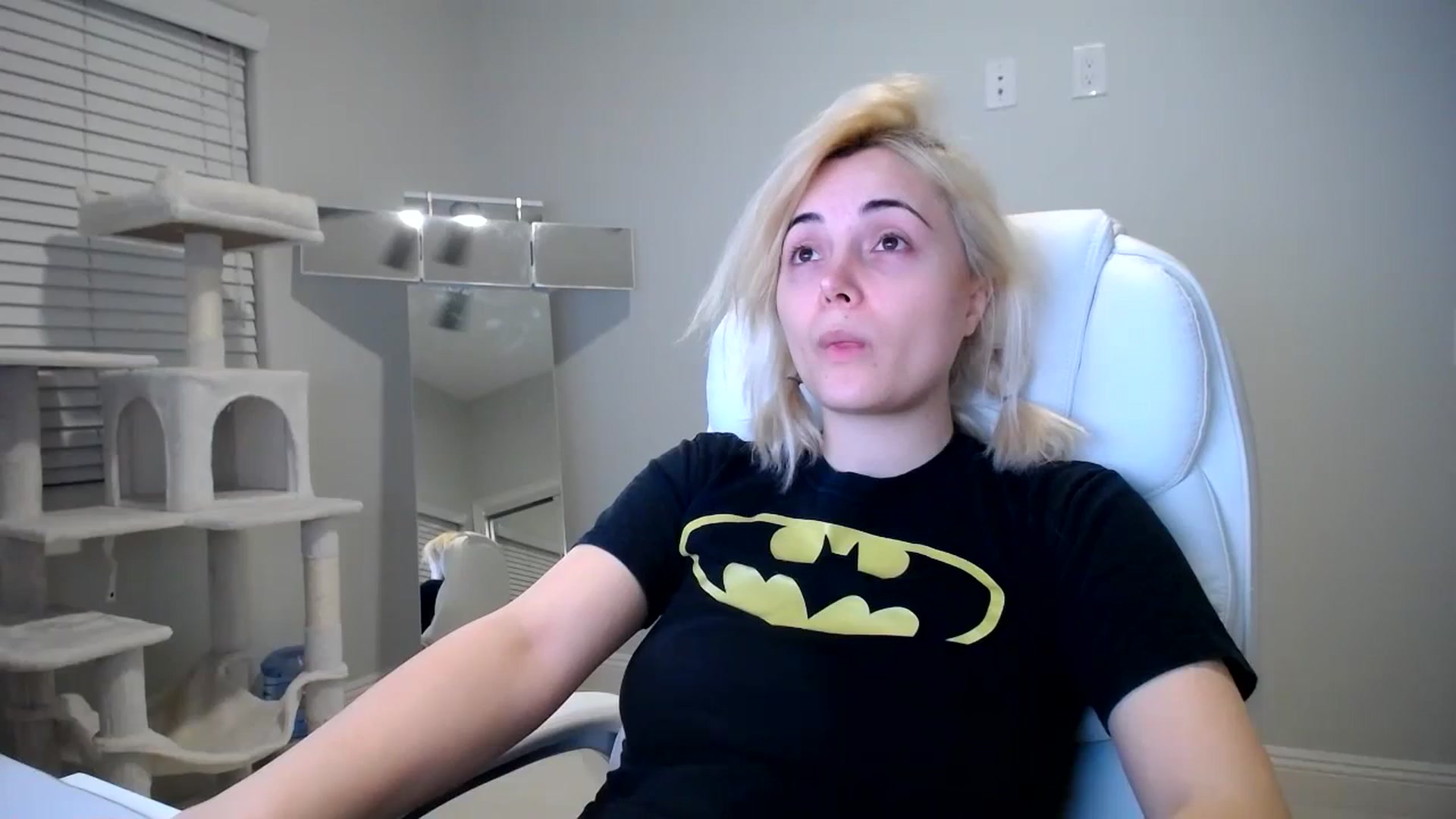 Gallery image thumbnail from SandraGPopa's myfreecams stream on, 11/25/2023, 06:10 image 1 of 20