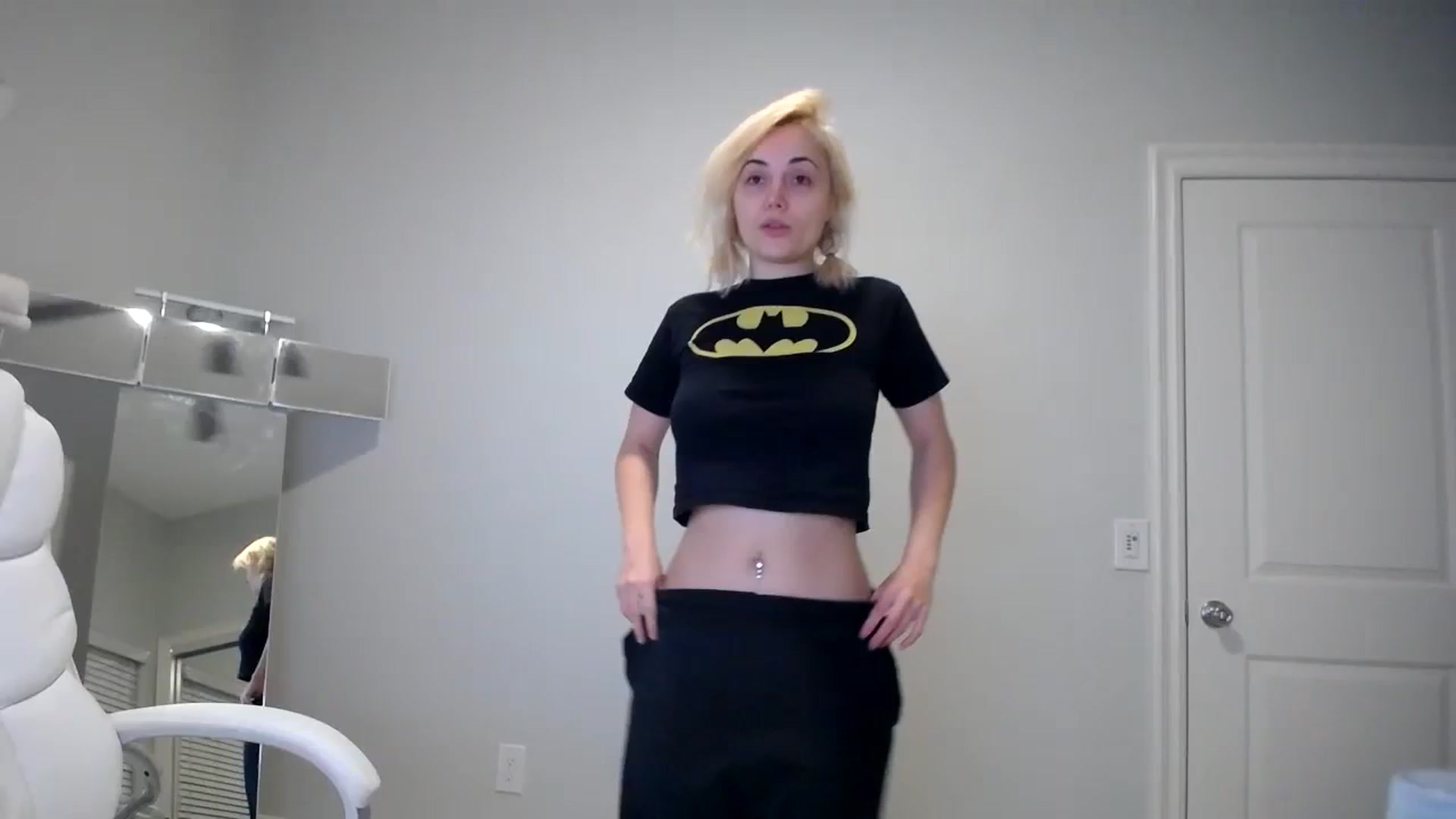 Gallery image thumbnail from SandraGPopa's myfreecams stream on, 11/25/2023, 06:10 image 3 of 20