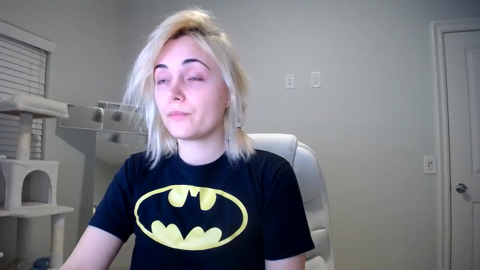 Gallery image thumbnail from SandraGPopa's myfreecams stream on, 11/25/2023, 06:46 image 18 of 20