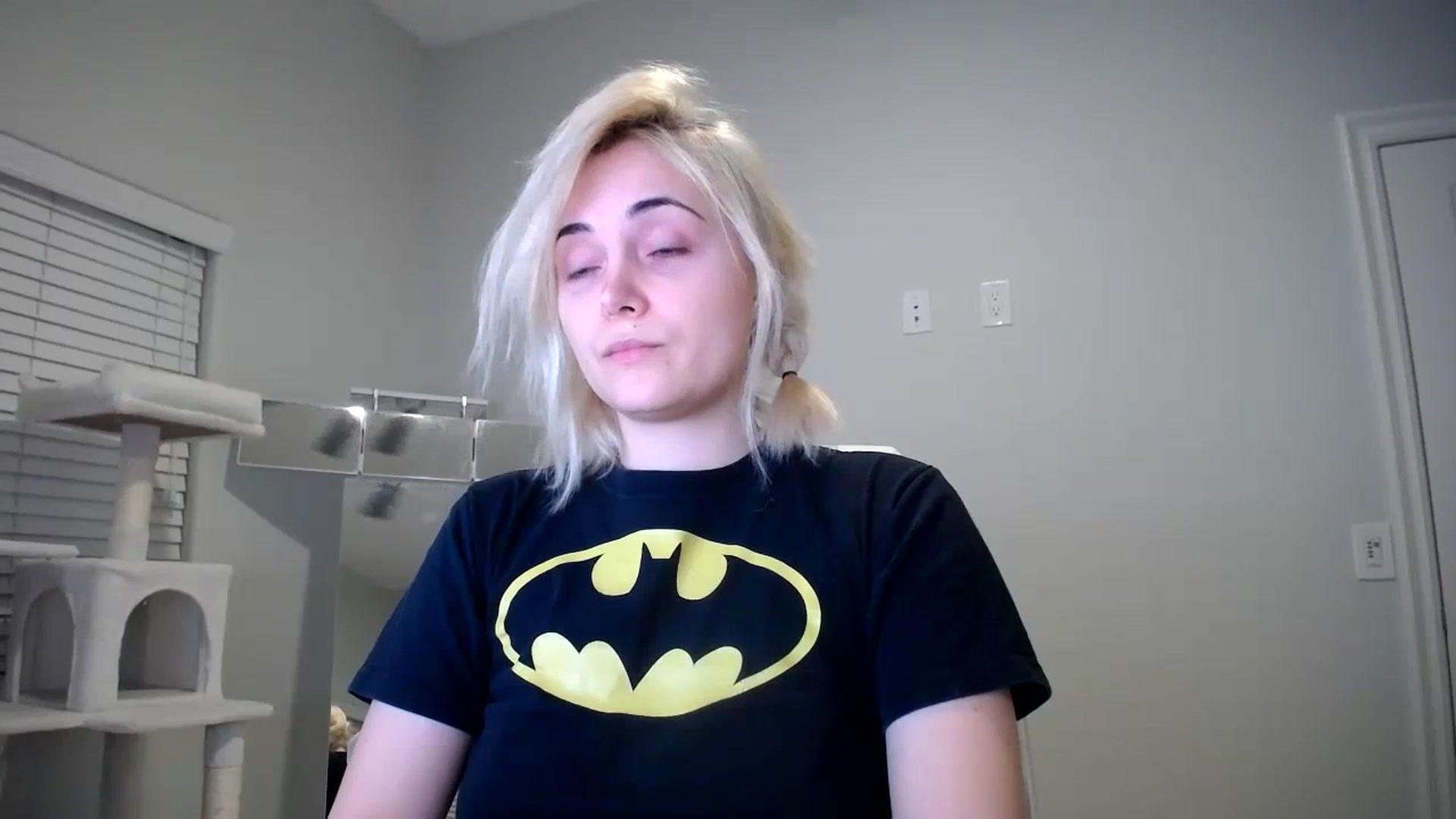 Gallery image thumbnail from SandraGPopa's myfreecams stream on, 11/25/2023, 06:46 image 4 of 20
