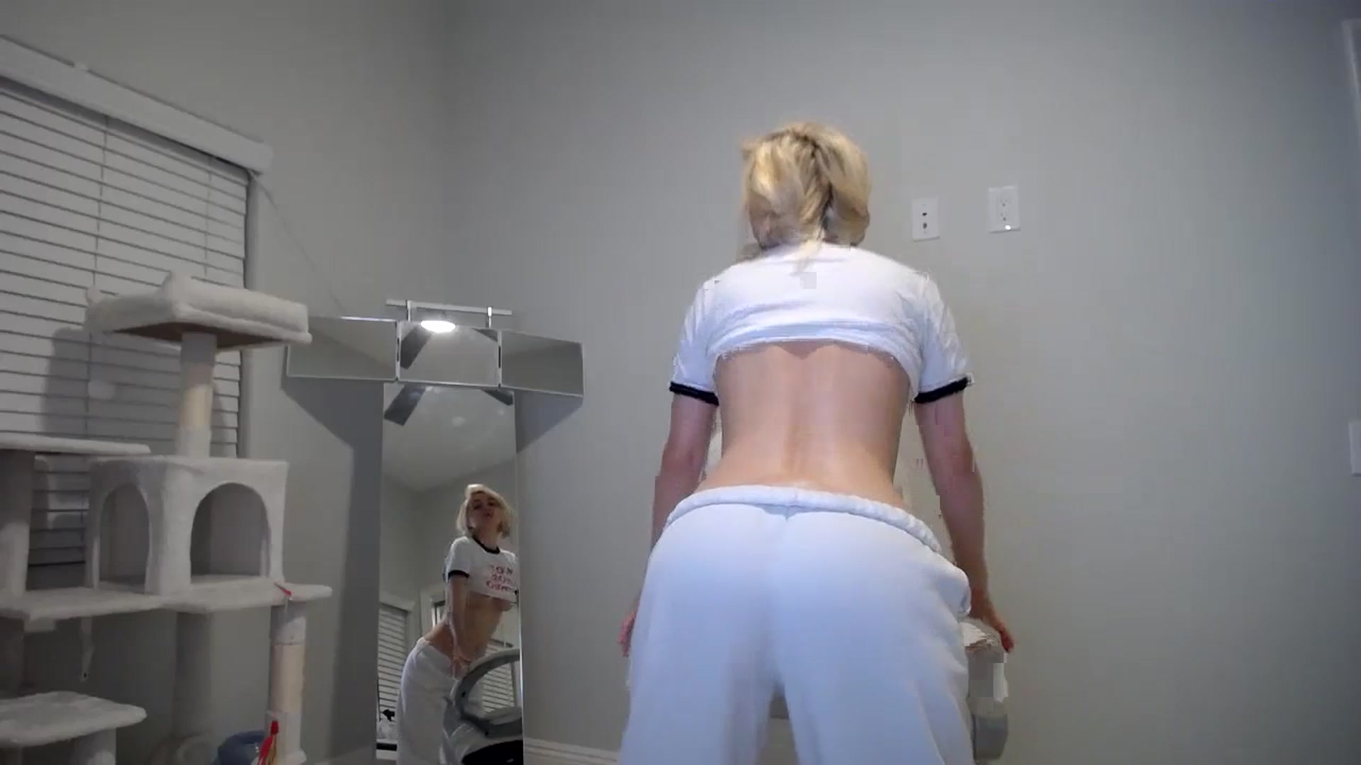 Gallery image thumbnail from SandraGPopa's myfreecams stream on, 12/02/2023, 06:17 image 8 of 20