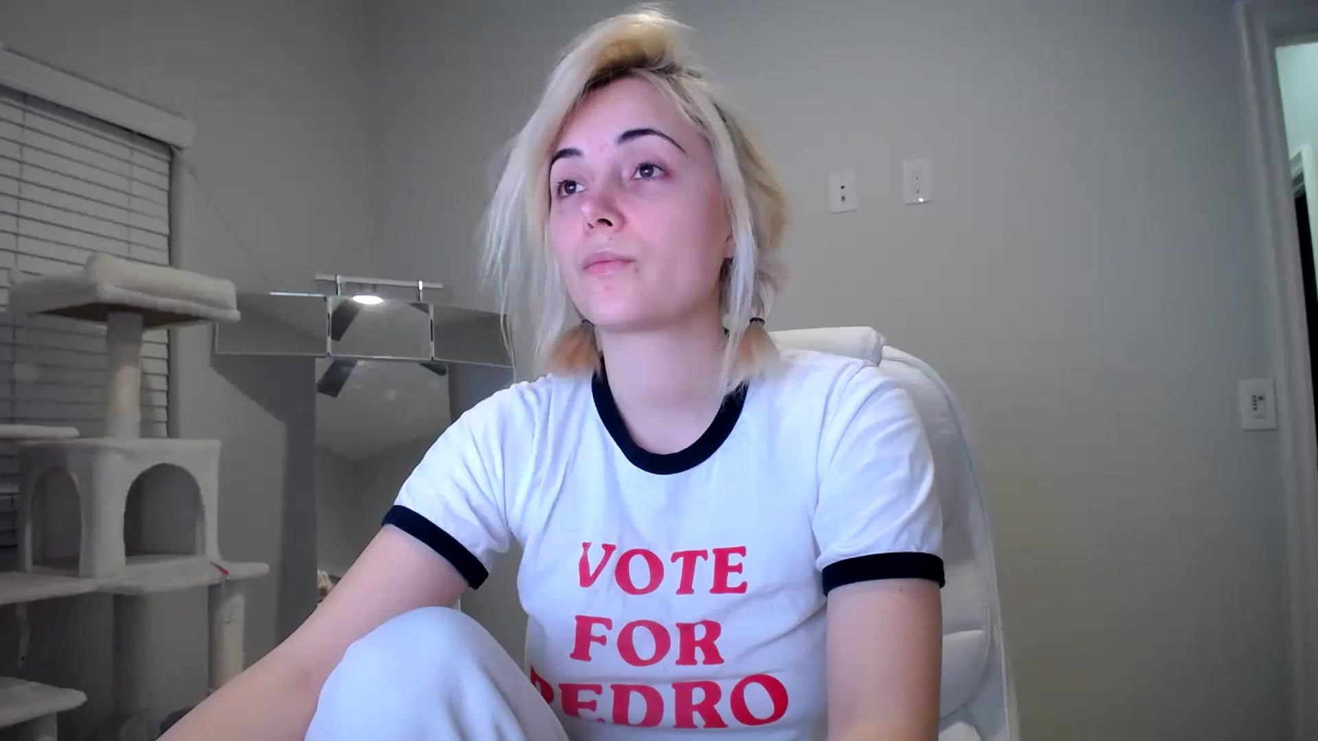 Gallery image thumbnail from SandraGPopa's myfreecams stream on, 12/02/2023, 06:39 image 11 of 20
