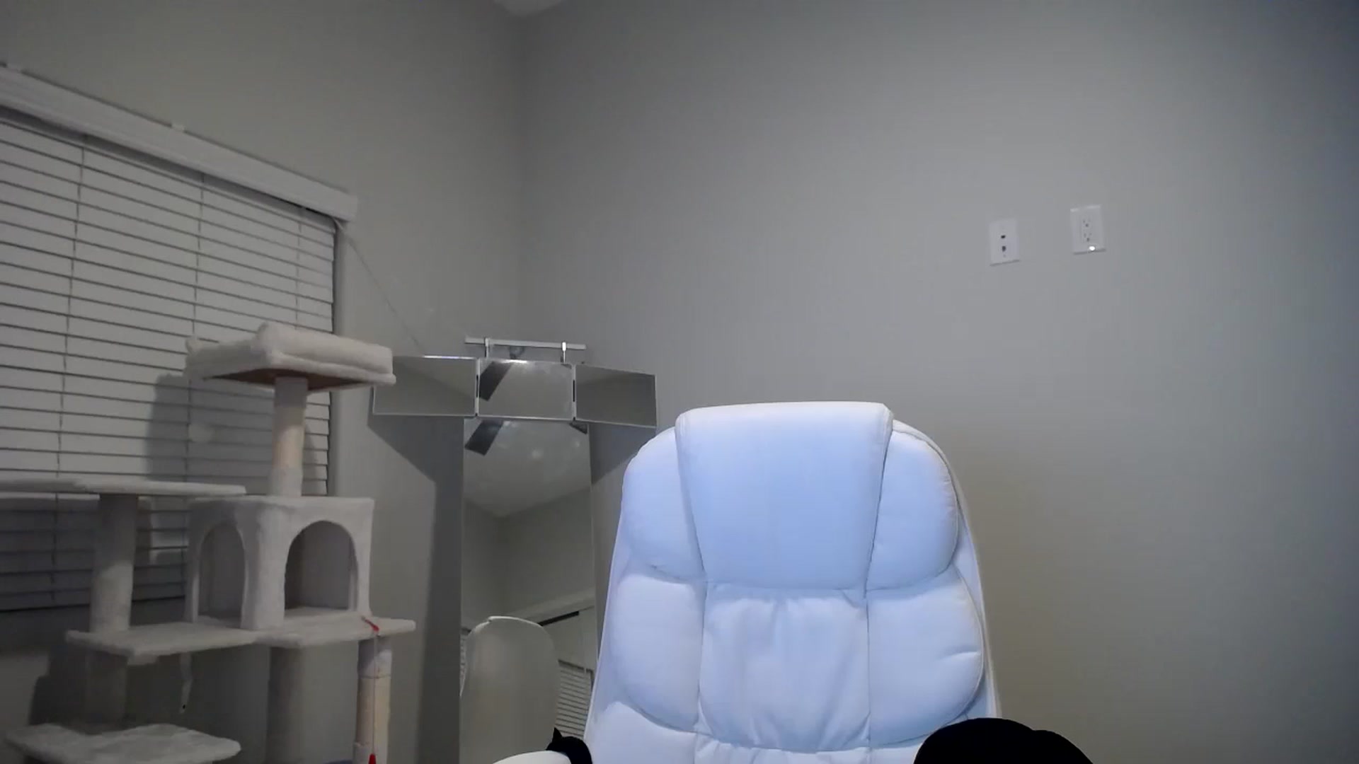 Gallery image thumbnail from SandraGPopa's myfreecams stream on, 12/03/2023, 07:52 image 7 of 20