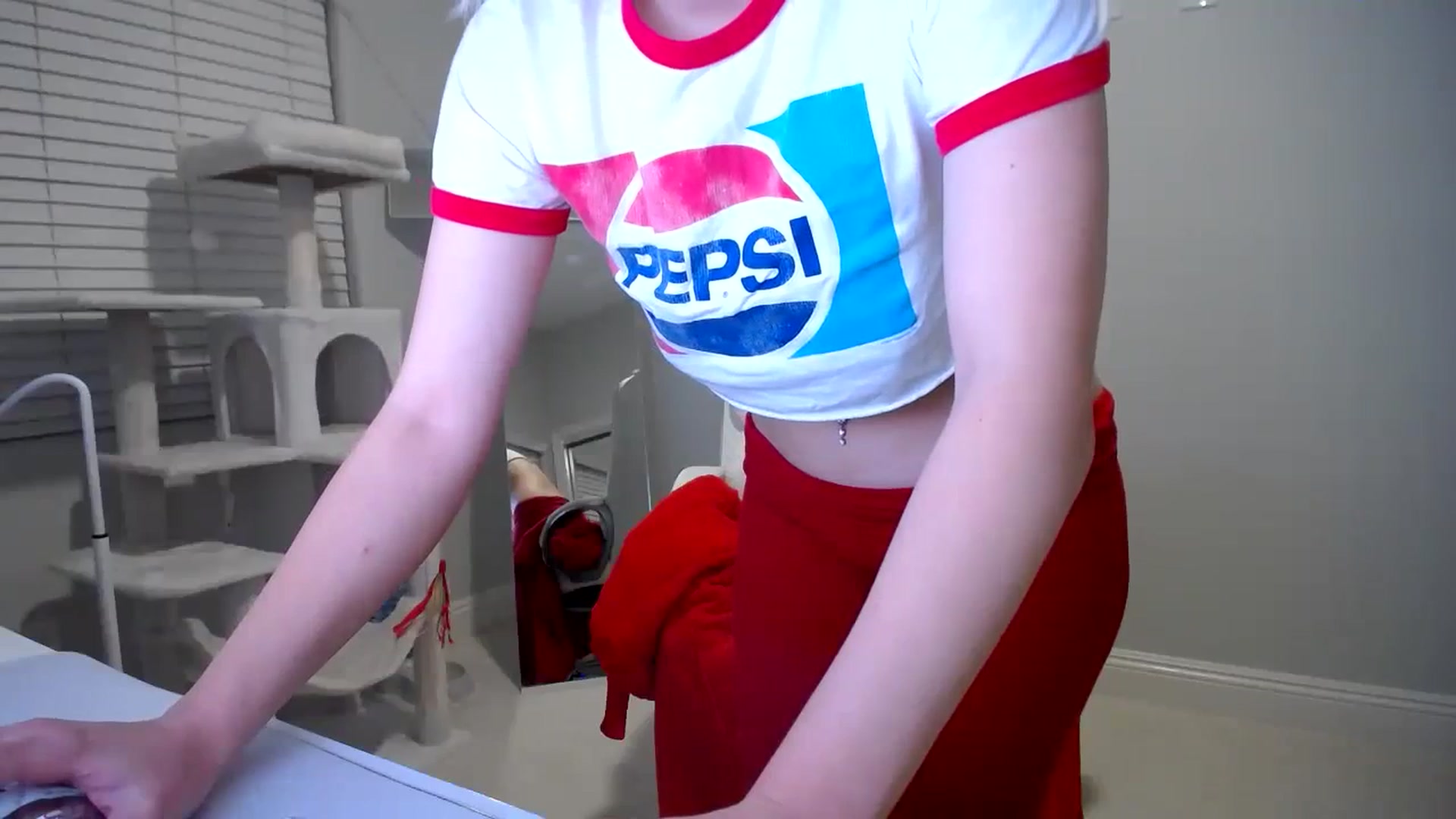 Gallery image thumbnail from SandraGPopa's myfreecams stream on, 12/05/2023, 05:40 image 16 of 20
