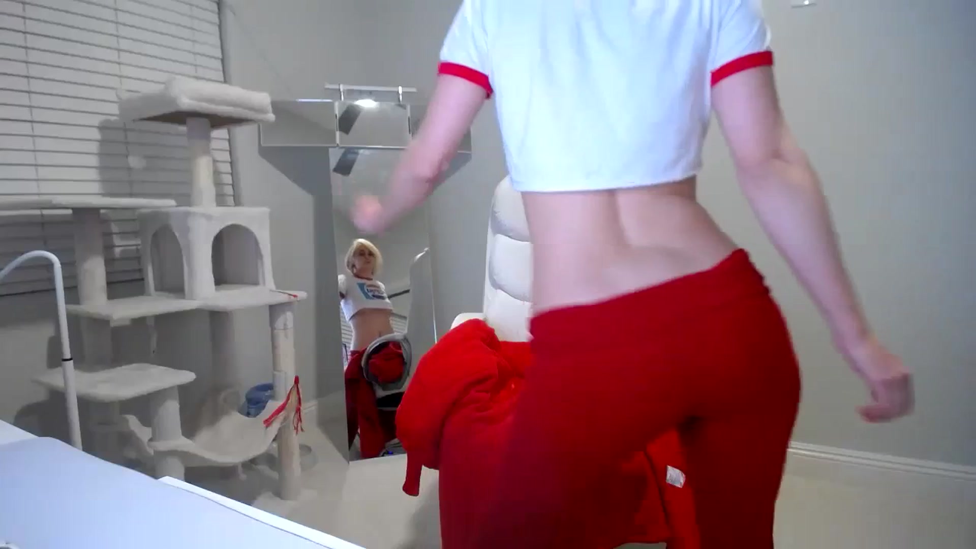 Gallery image thumbnail from SandraGPopa's myfreecams stream on, 12/05/2023, 05:40 image 18 of 20
