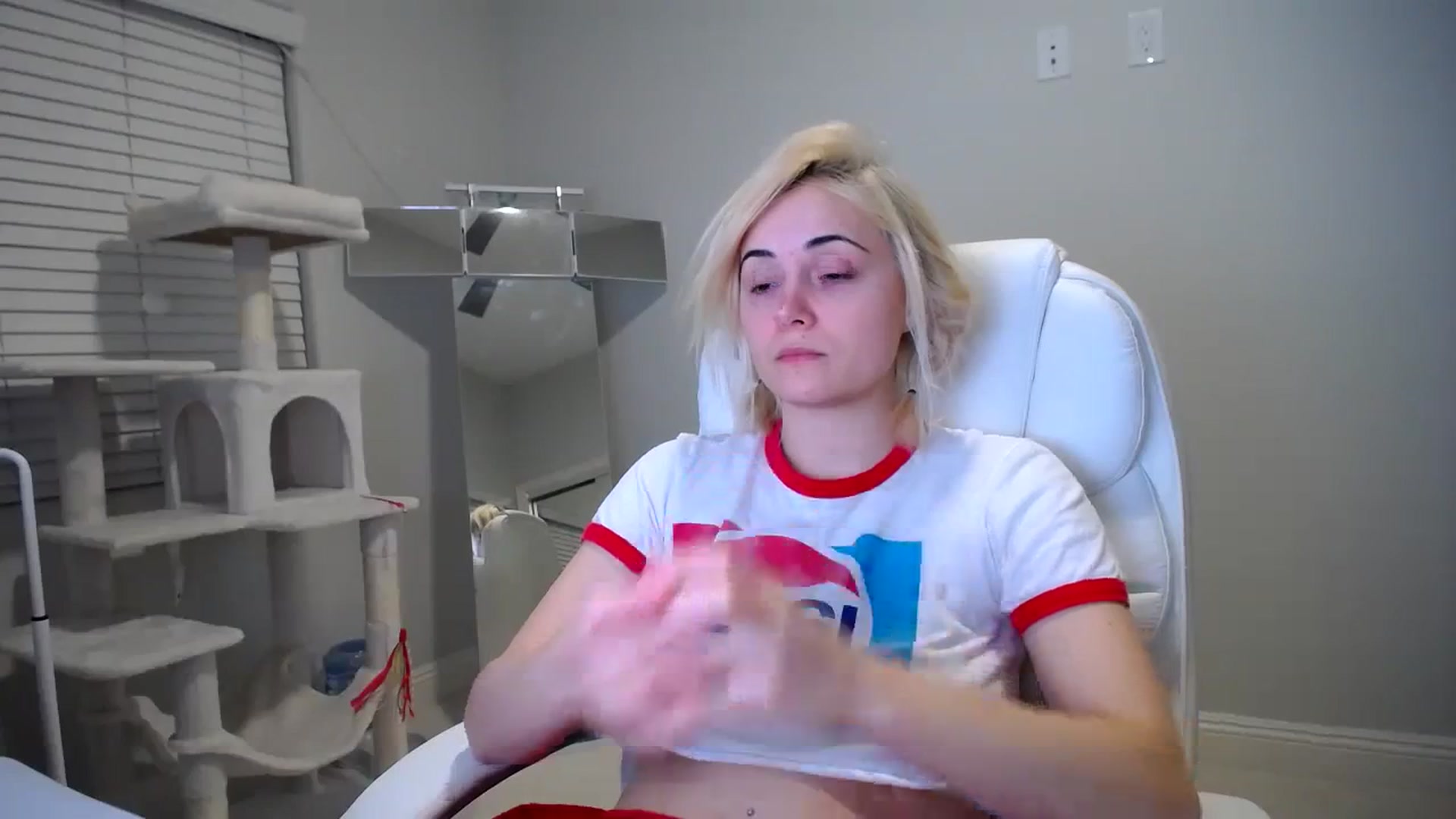 Gallery image thumbnail from SandraGPopa's myfreecams stream on, 12/05/2023, 06:35 image 14 of 20