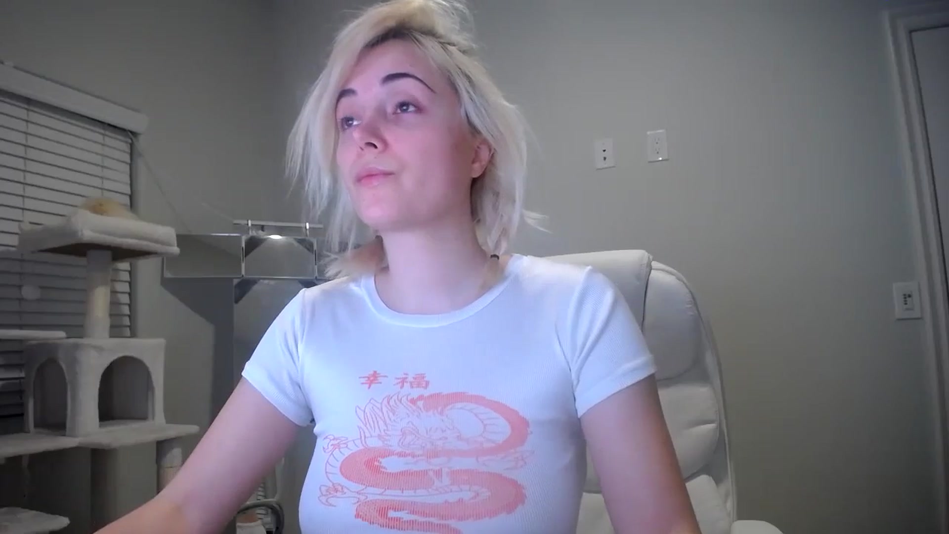 Gallery image thumbnail from SandraGPopa's myfreecams stream on, 12/11/2023, 04:33 image 14 of 20