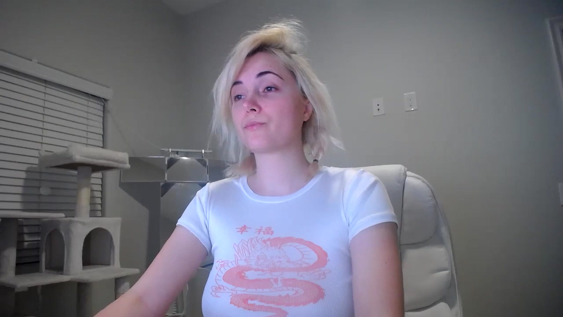 Gallery image thumbnail from SandraGPopa's myfreecams stream on, 12/11/2023, 04:33 image 6 of 20