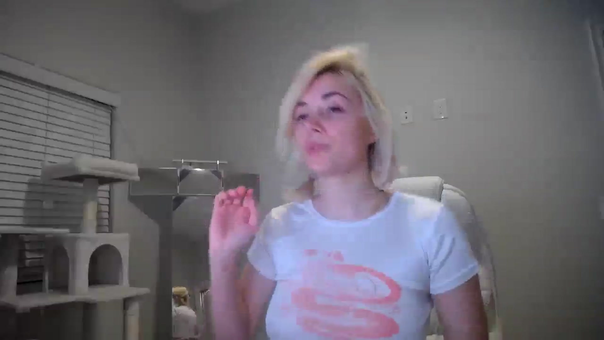 Gallery image thumbnail from SandraGPopa's myfreecams stream on, 12/11/2023, 04:33 image 10 of 20