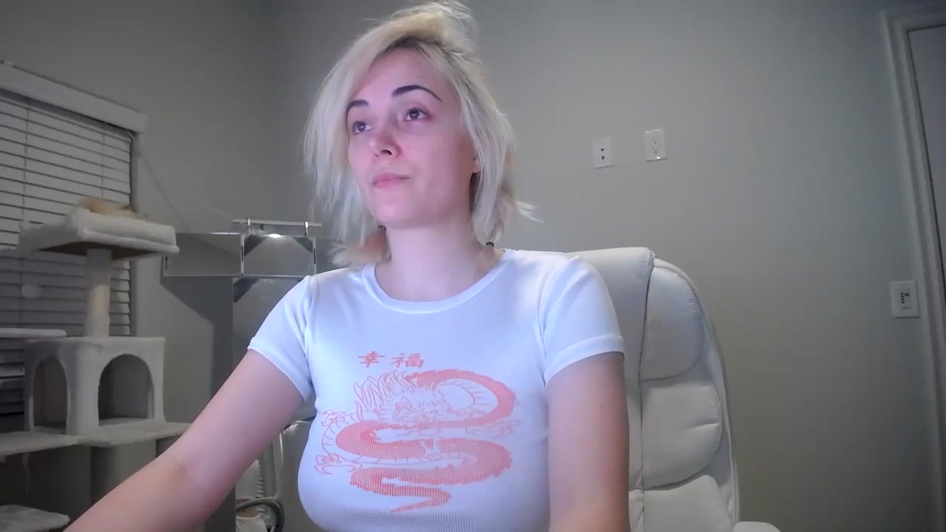 Gallery image thumbnail from SandraGPopa's myfreecams stream on, 12/11/2023, 04:33 image 17 of 20