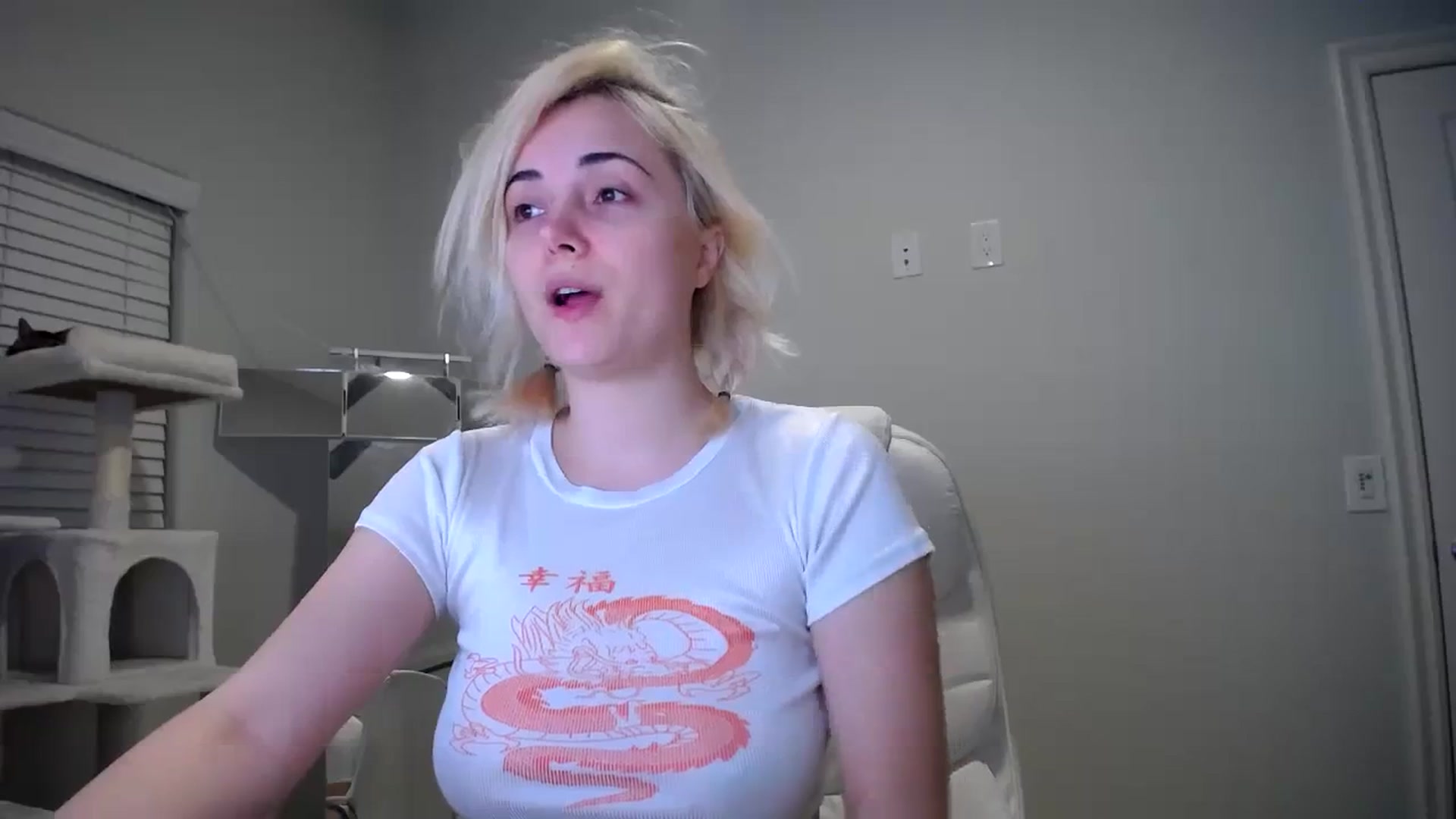 Gallery image thumbnail from SandraGPopa's myfreecams stream on, 12/11/2023, 06:06 image 7 of 20