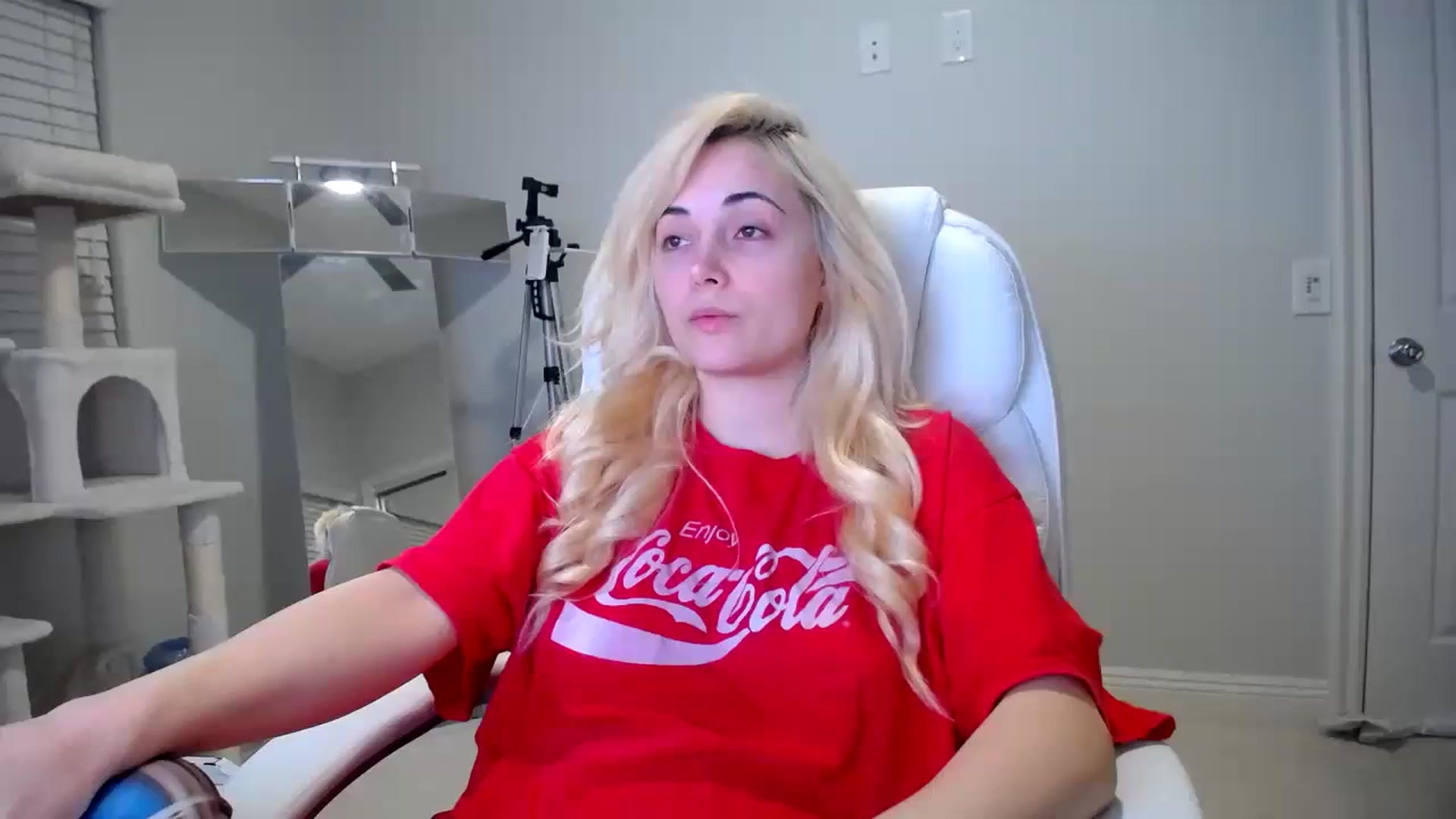 Gallery image thumbnail from SandraGPopa's myfreecams stream on, 12/16/2023, 06:49 image 11 of 20