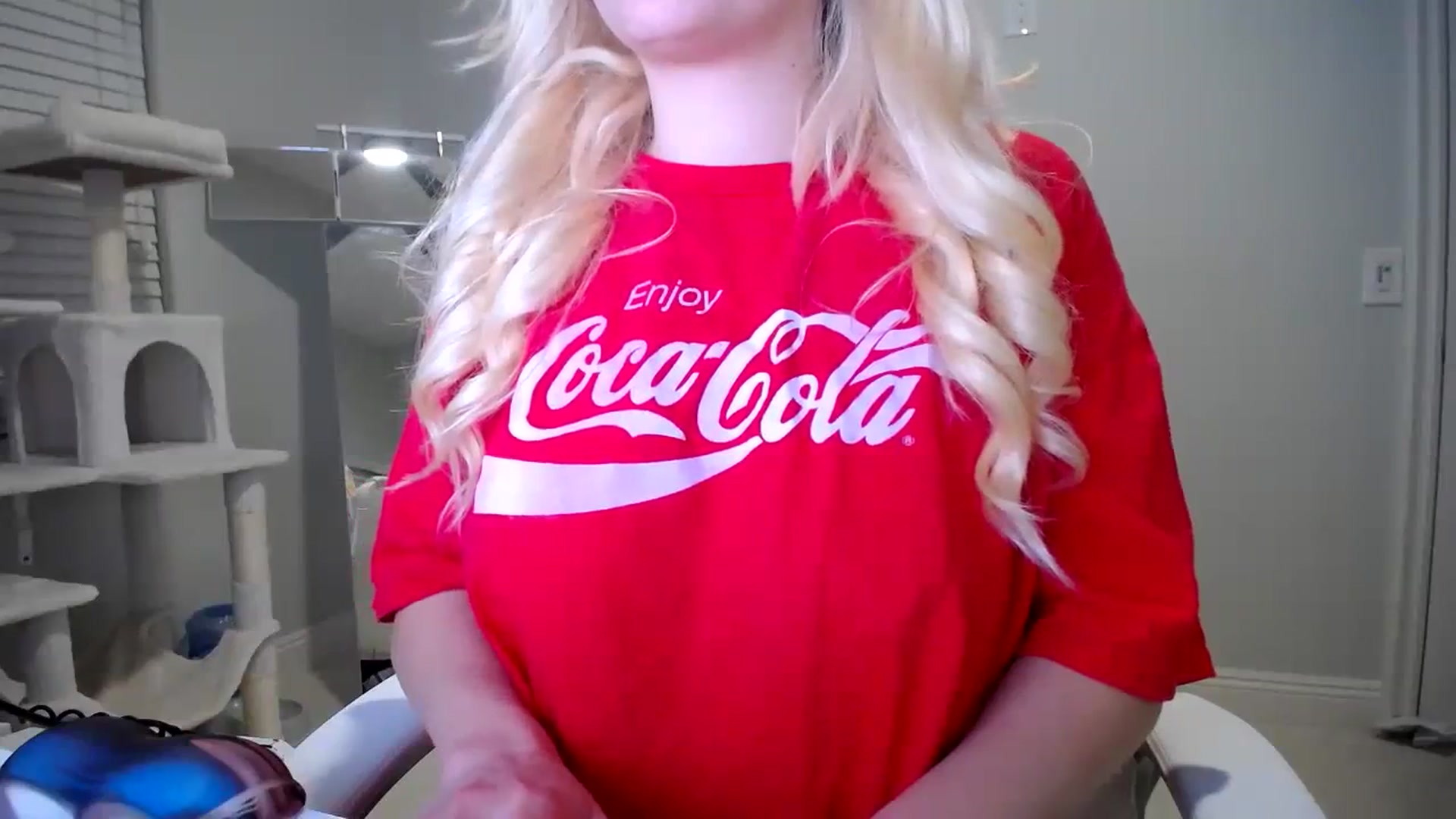 Gallery image thumbnail from SandraGPopa's myfreecams stream on, 12/16/2023, 06:49 image 8 of 20