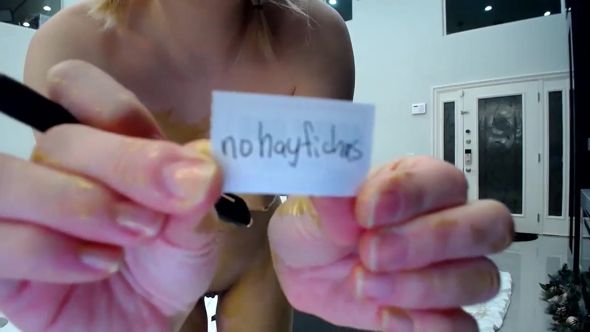 Gallery image thumbnail from SandraGPopa's myfreecams stream on, 12/23/2023, 07:01 image 8 of 20