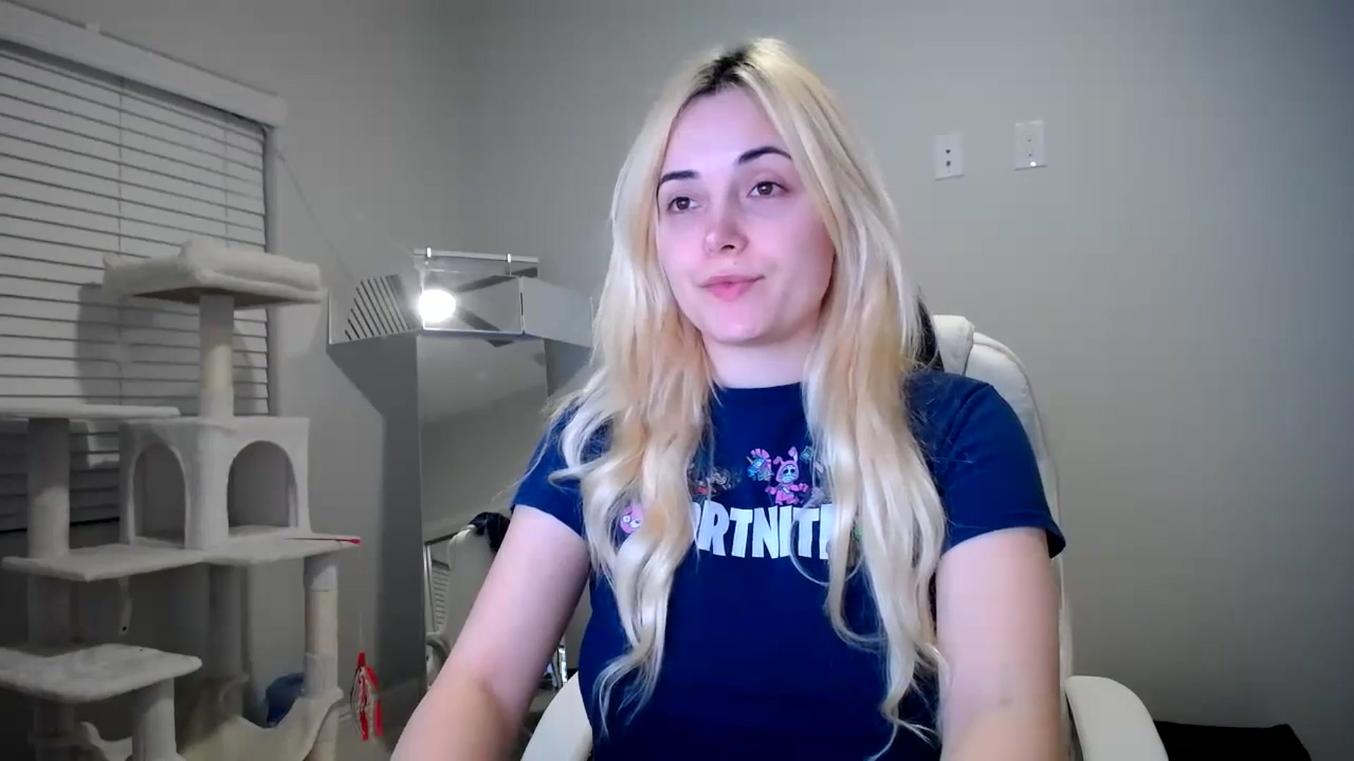 Gallery image thumbnail from SandraGPopa's myfreecams stream on, 01/09/2024, 04:26 image 13 of 20