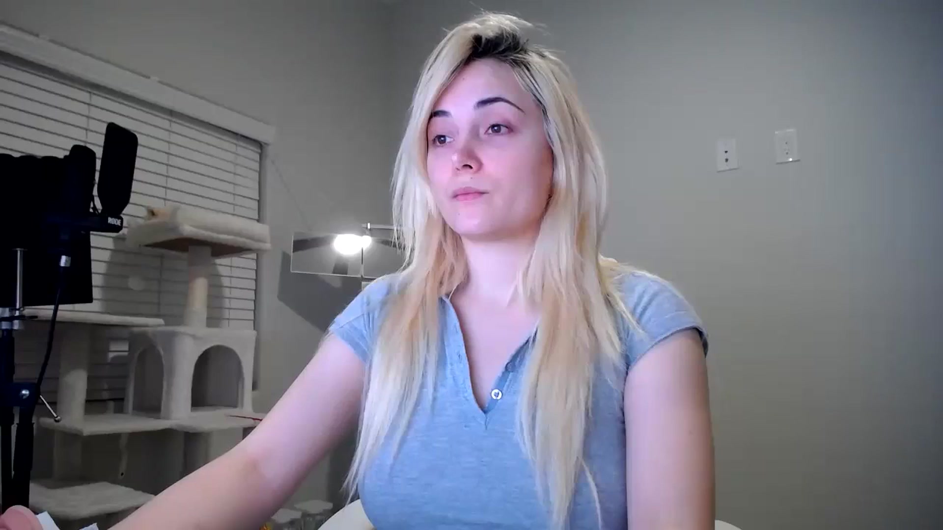 Gallery image thumbnail from SandraGPopa's myfreecams stream on, 01/29/2024, 08:27 image 12 of 20