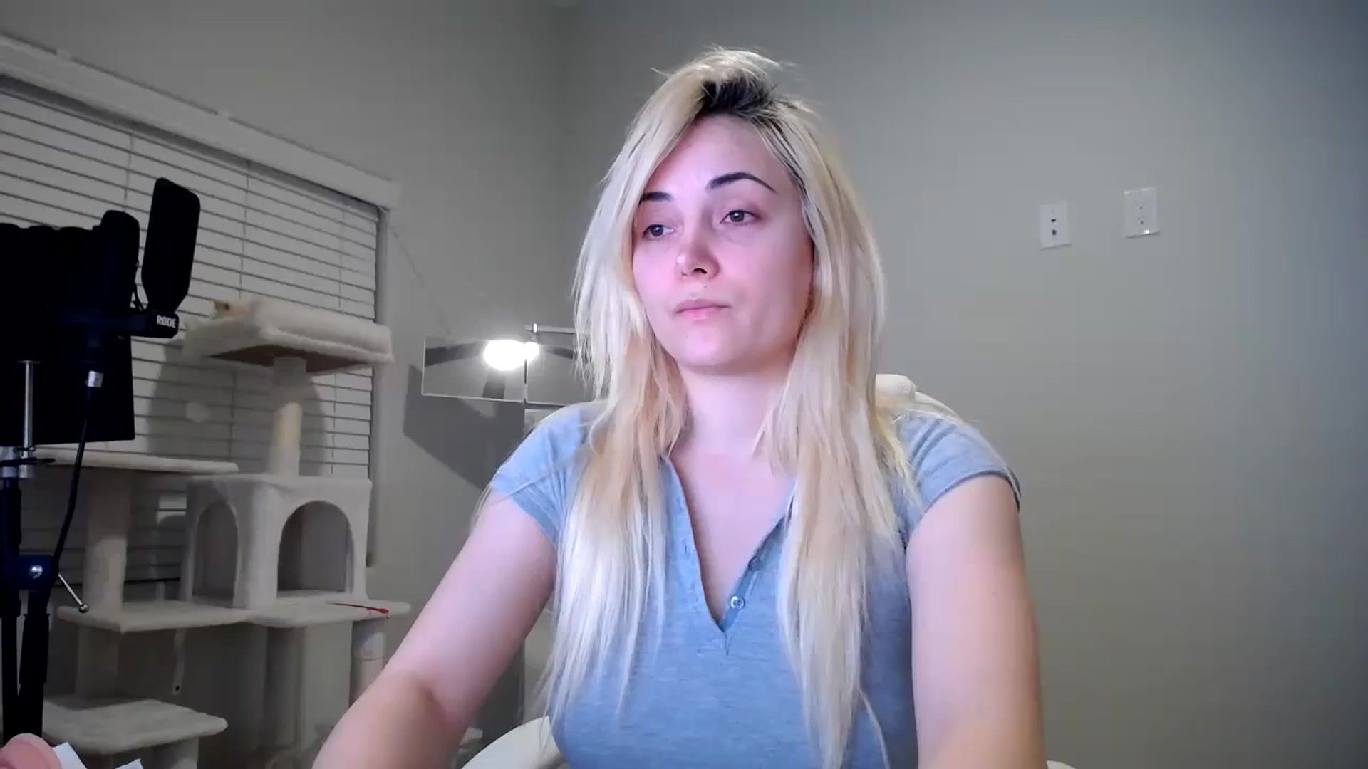 Gallery image thumbnail from SandraGPopa's myfreecams stream on, 01/29/2024, 08:27 image 9 of 20