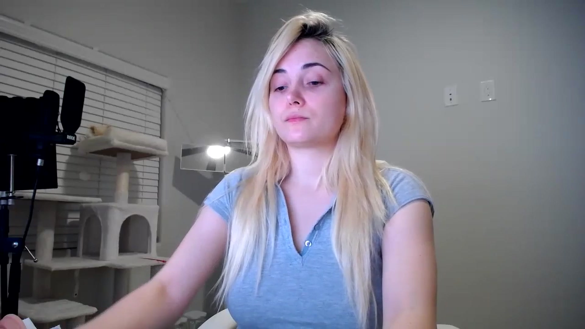 Gallery image thumbnail from SandraGPopa's myfreecams stream on, 01/29/2024, 08:27 image 6 of 20