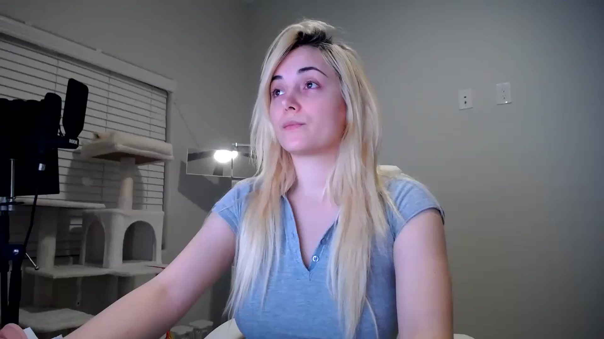 Gallery image thumbnail from SandraGPopa's myfreecams stream on, 01/29/2024, 08:27 image 13 of 20