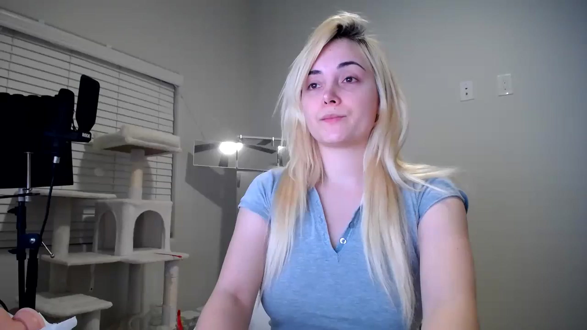 Gallery image thumbnail from SandraGPopa's myfreecams stream on, 01/29/2024, 08:56 image 16 of 20