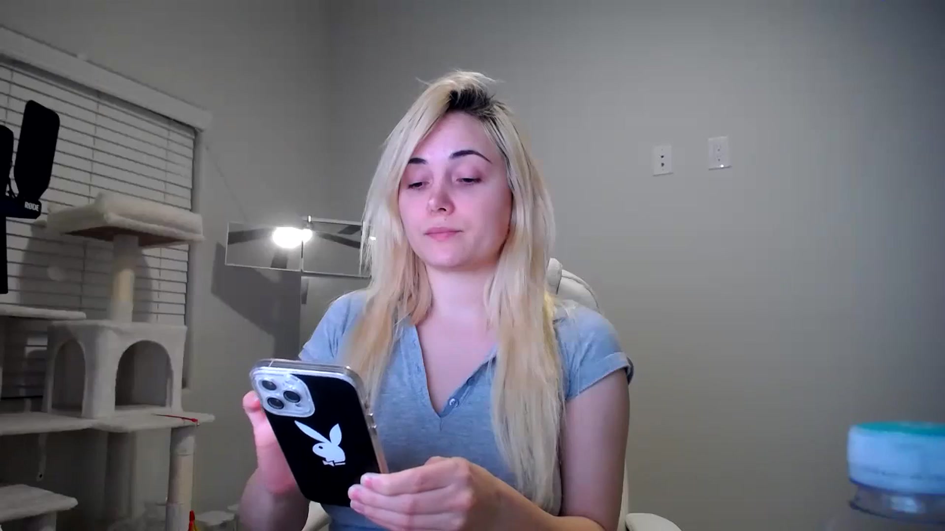 Gallery image thumbnail from SandraGPopa's myfreecams stream on, 01/29/2024, 08:56 image 2 of 20