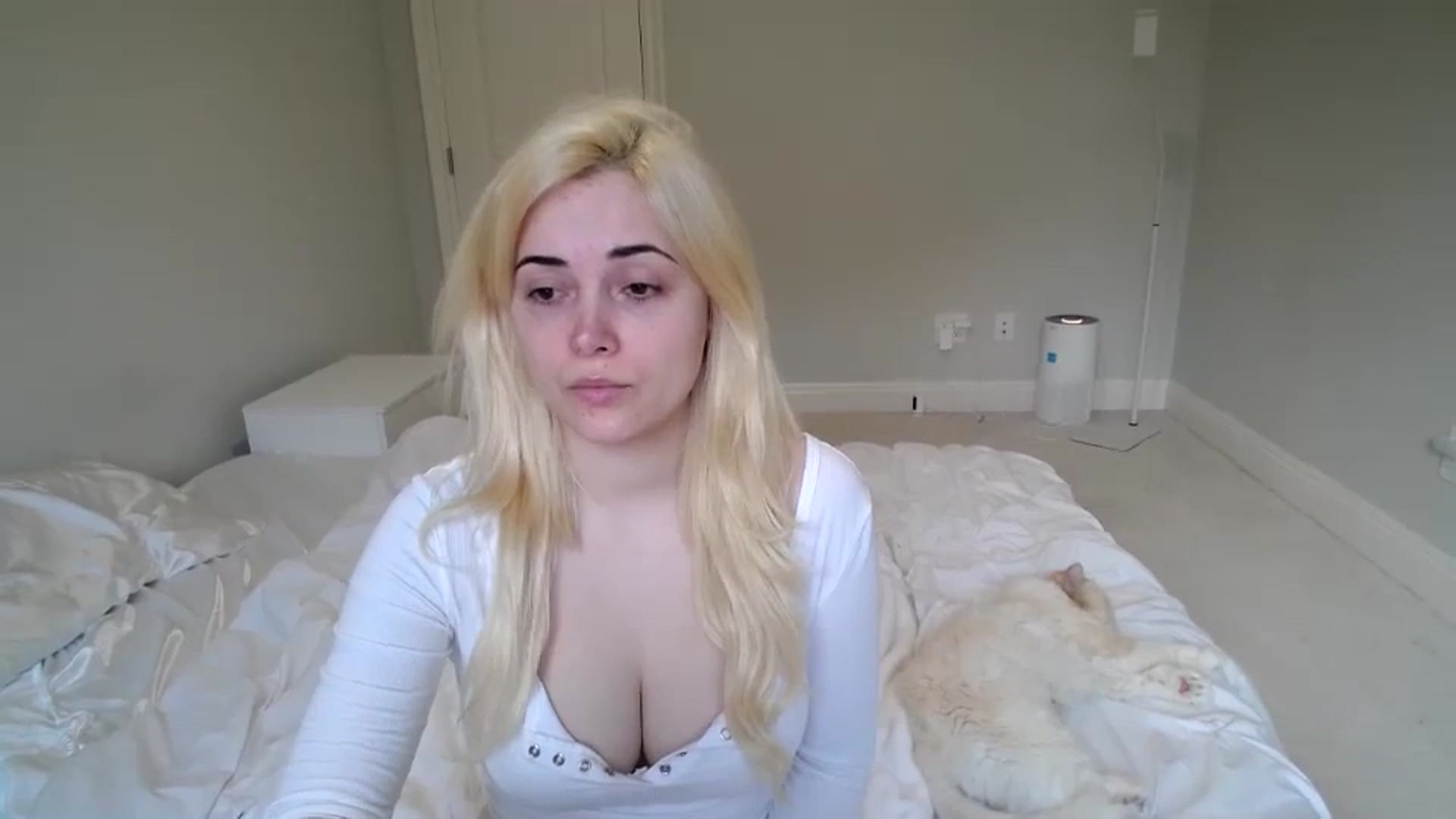 Gallery image thumbnail from SandraGPopa's myfreecams stream on, 02/29/2024, 01:44 image 10 of 20