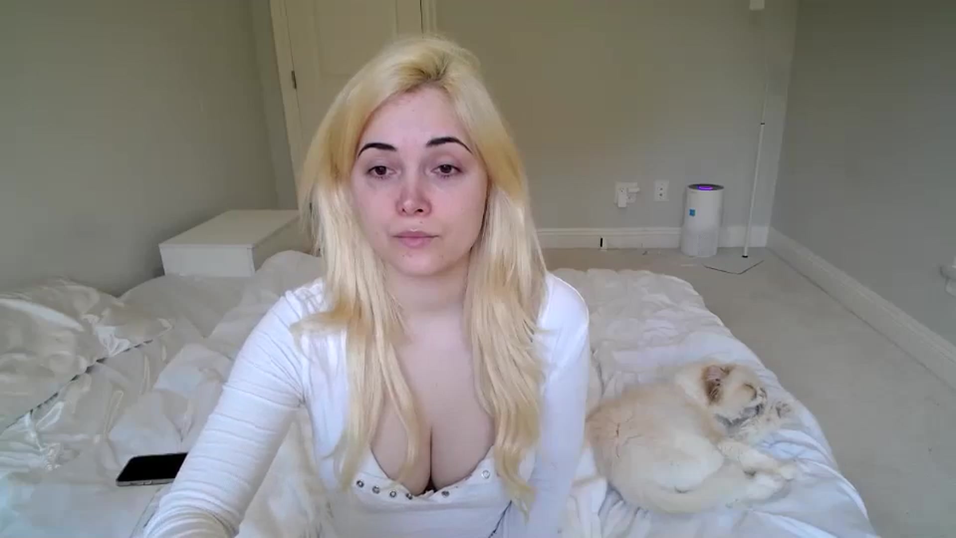 Gallery image thumbnail from SandraGPopa's myfreecams stream on, 02/29/2024, 01:44 image 7 of 20
