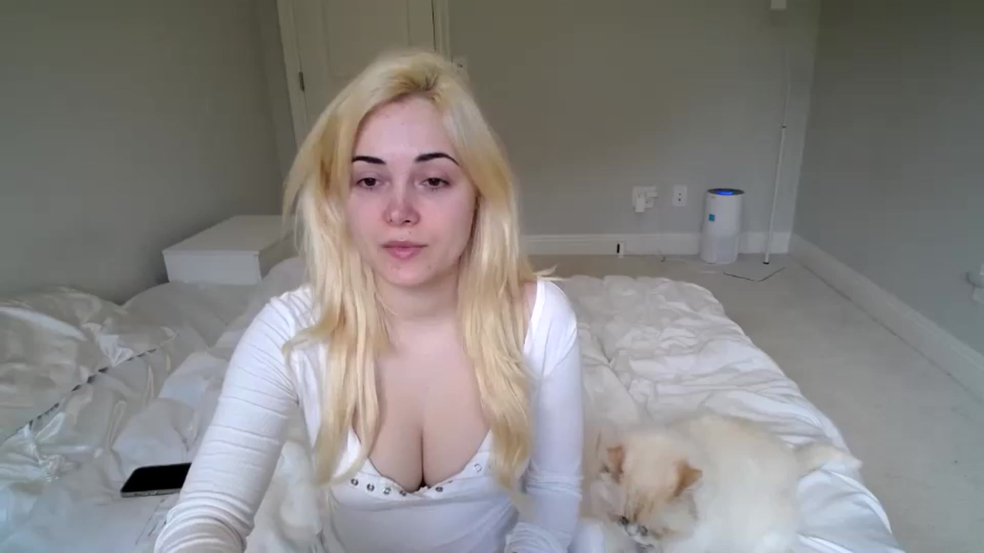 Gallery image thumbnail from SandraGPopa's myfreecams stream on, 02/29/2024, 01:44 image 5 of 20
