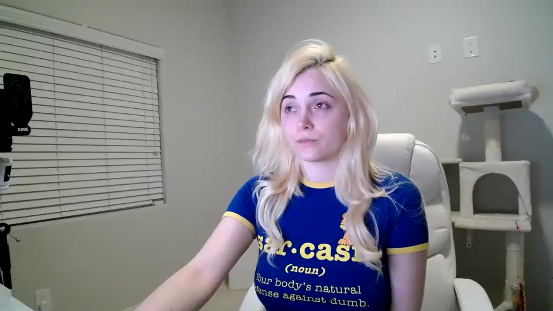 Gallery image thumbnail from SandraGPopa's myfreecams stream on, 03/05/2024, 08:06 image 12 of 20