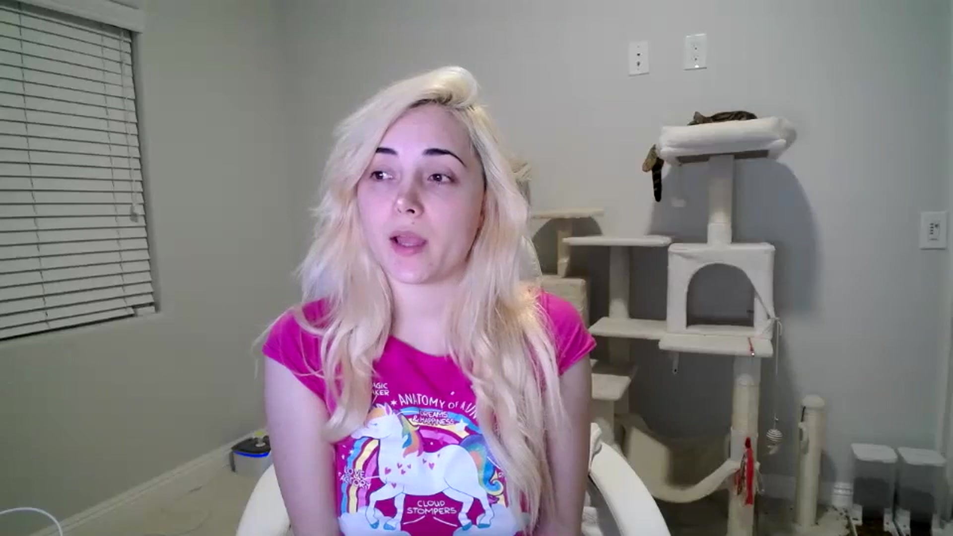 Gallery image thumbnail from SandraGPopa's myfreecams stream on, 03/08/2024, 11:05 image 19 of 20