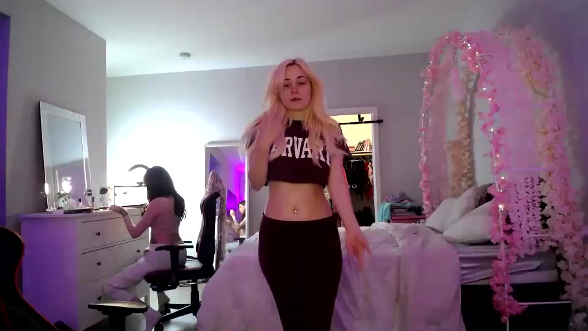 Gallery image thumbnail from SandraGPopa's myfreecams stream on, 03/12/2024, 06:54 image 1 of 20