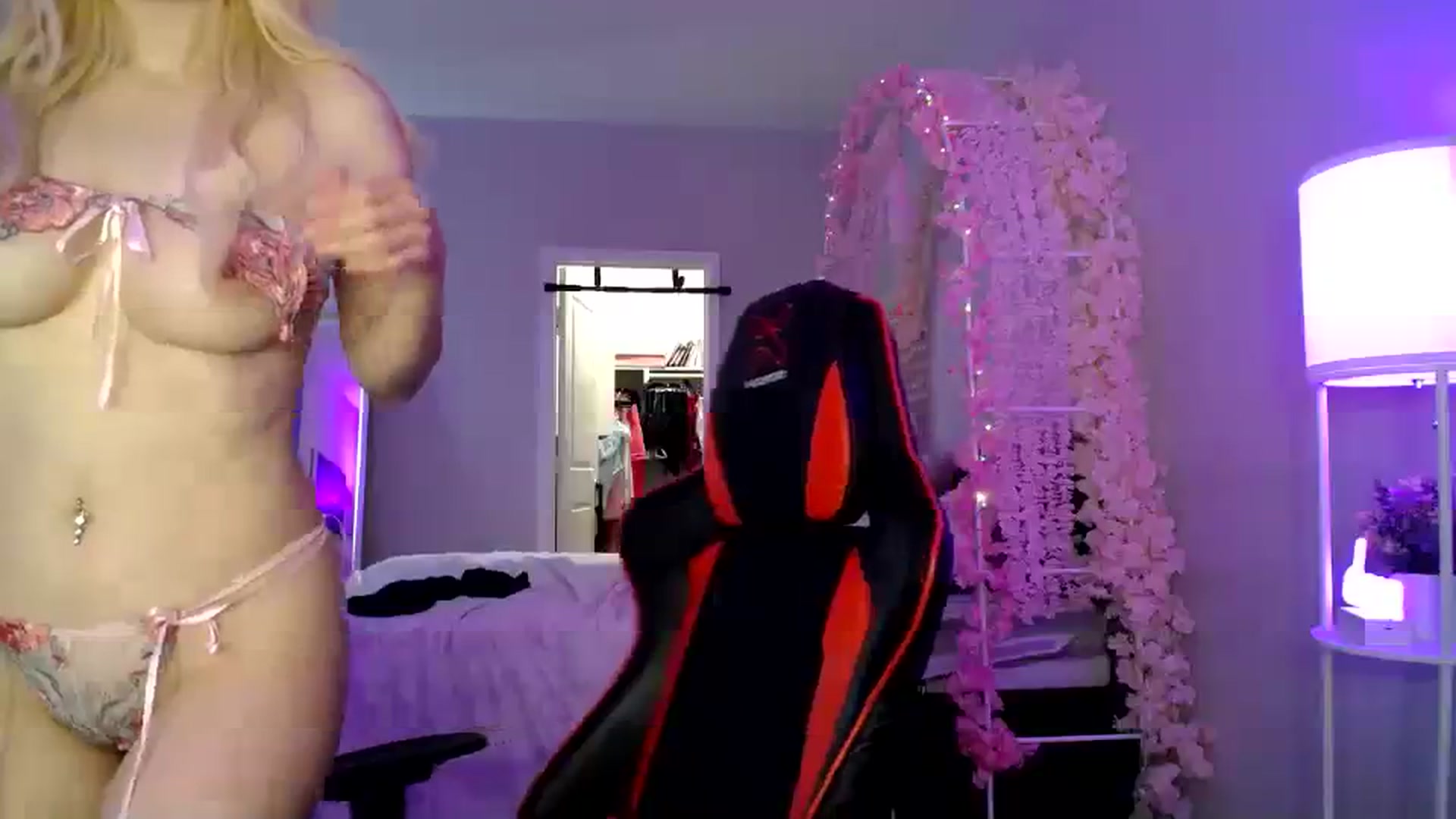 Gallery image thumbnail from SandraGPopa's myfreecams stream on, 03/12/2024, 06:54 image 16 of 20