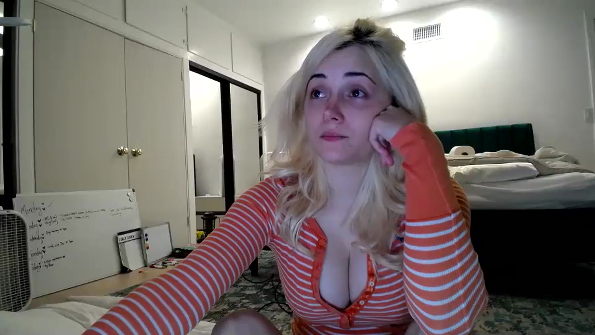 Gallery image thumbnail from SandraGPopa's myfreecams stream on, 07/17/2024, 07:05 image 4 of 20