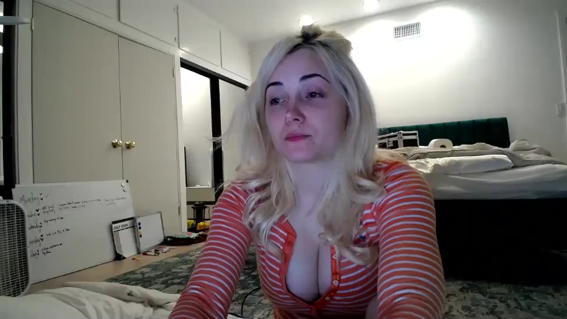 Gallery image thumbnail from SandraGPopa's myfreecams stream on, 07/17/2024, 07:05 image 13 of 20