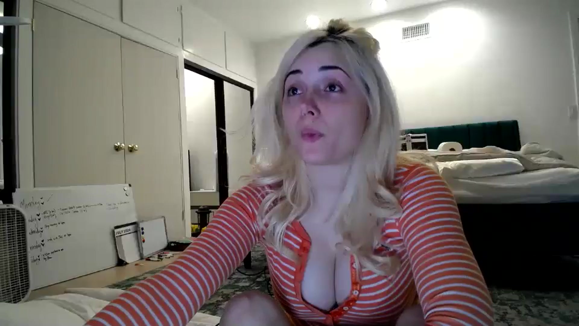 Gallery image thumbnail from SandraGPopa's myfreecams stream on, 07/17/2024, 07:05 image 8 of 20