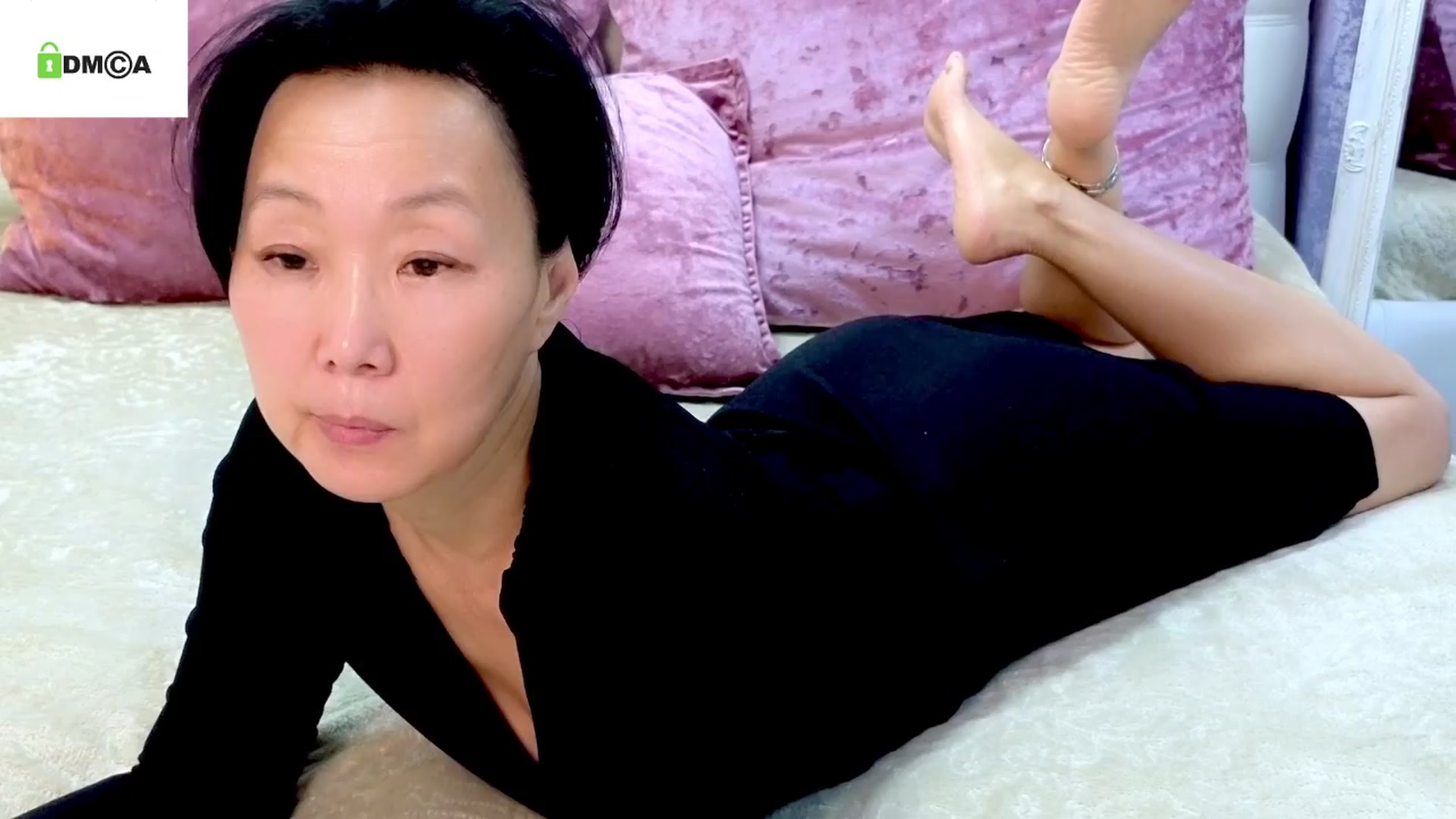 Gallery image thumbnail from SandraMia's myfreecams stream on, 03/28/2024, 14:21 image 7 of 20