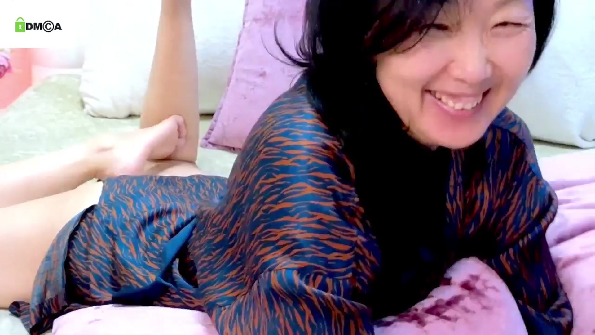 Gallery image thumbnail from SandraMia's myfreecams stream on, 03/30/2024, 11:35 image 1 of 20