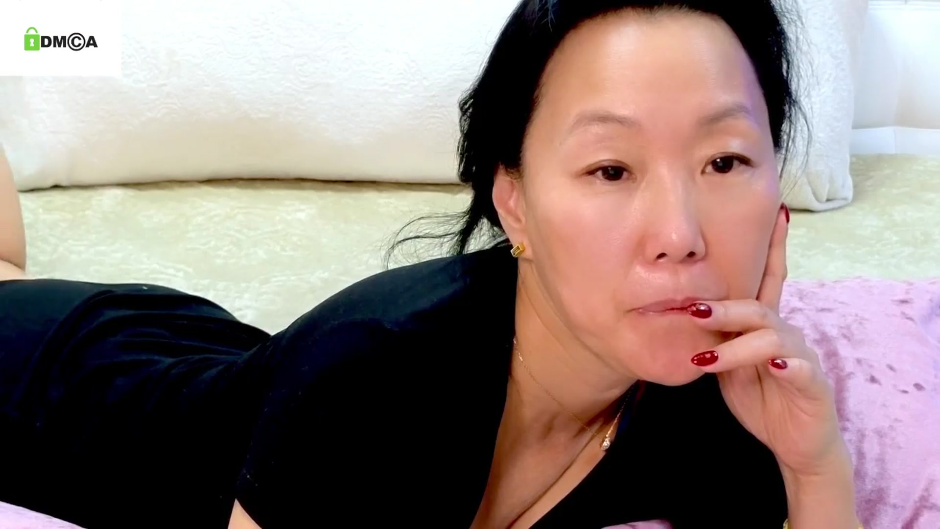 Gallery image thumbnail from SandraMia's myfreecams stream on, 03/31/2024, 12:29 image 14 of 20