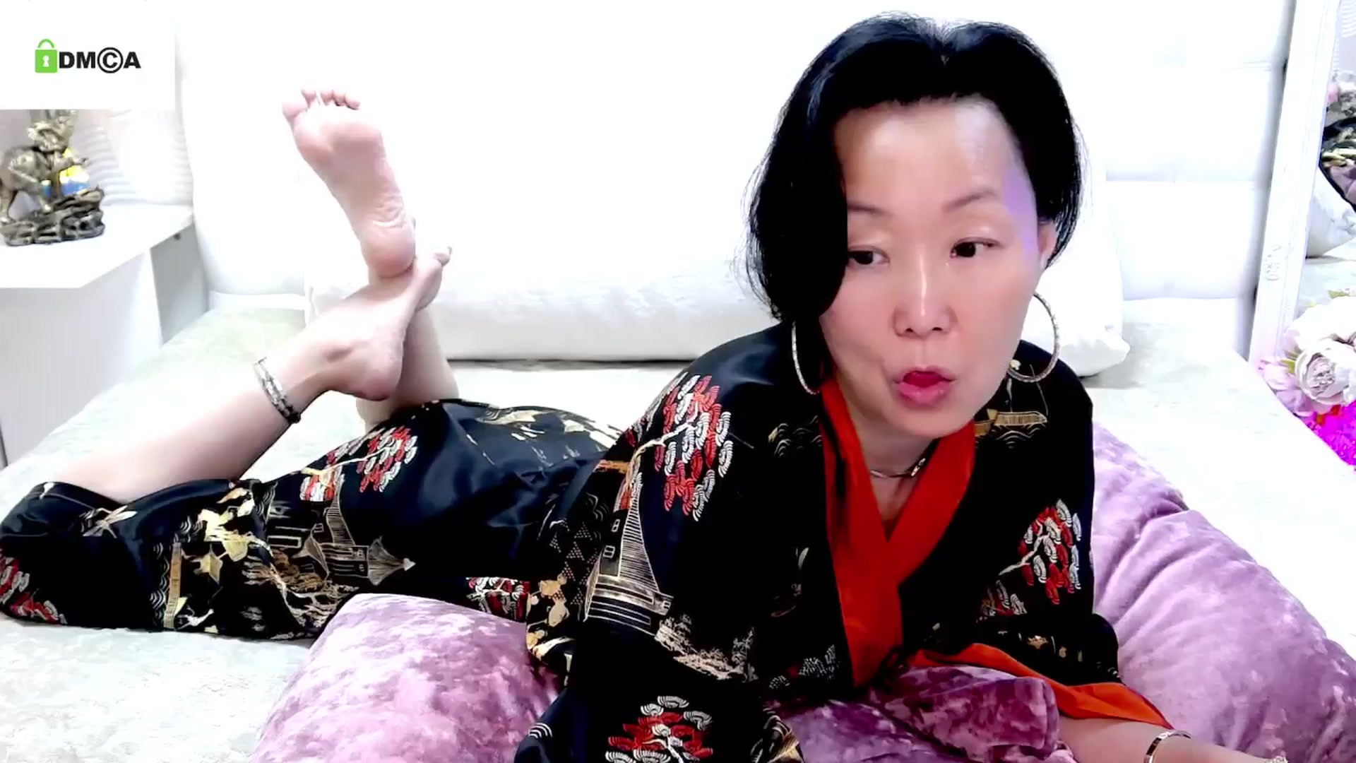 Gallery image thumbnail from SandraMia's myfreecams stream on, 04/15/2024, 10:58 image 17 of 20