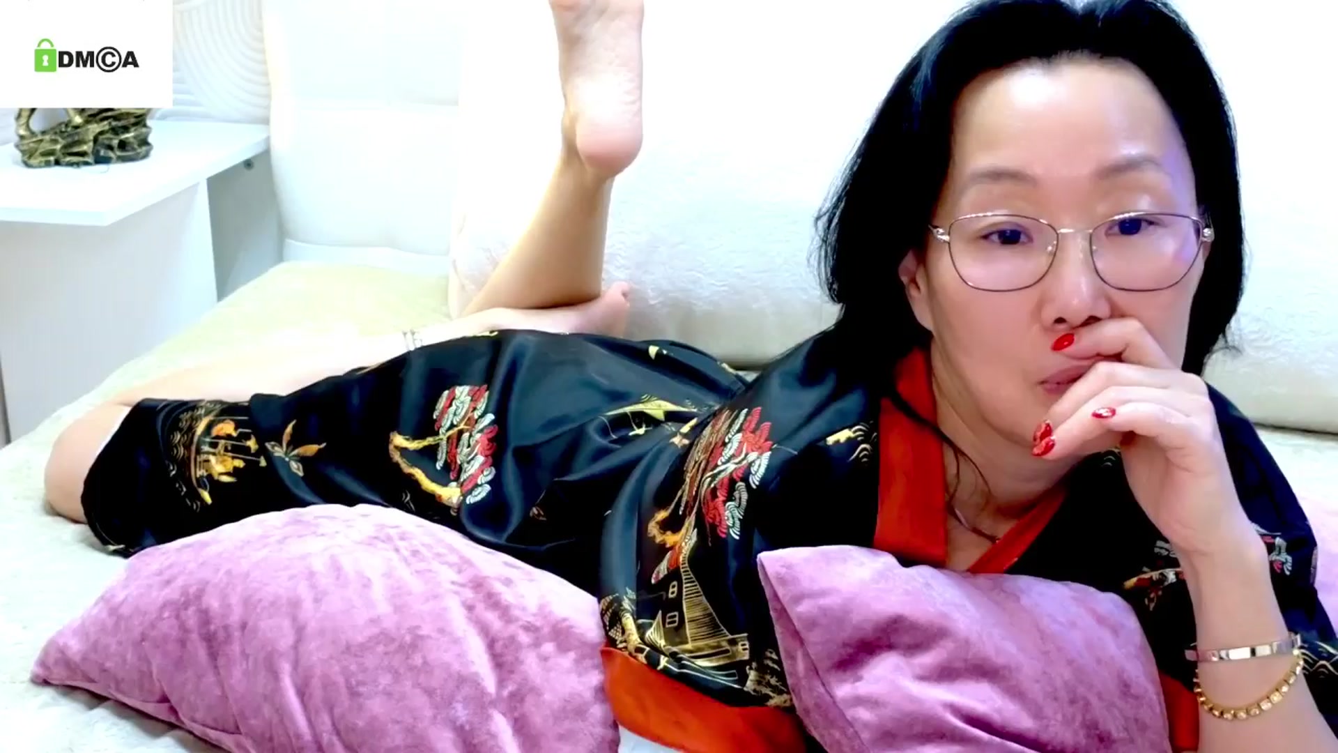Gallery image thumbnail from SandraMia's myfreecams stream on, 04/15/2024, 13:14 image 7 of 20